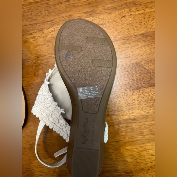 NWOT Fergalicious wedge sandals with woven lacy tops. Very boho and super cute! - Picture 6 of 6